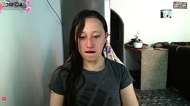 Snapshot of Sunshine_e chatting on 05/19/26, 07:09 Sunshine e online show from 05/19/26, 07:09
