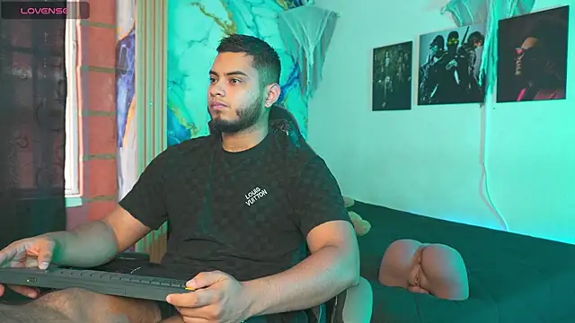 Tiler wolker online show from 11/03/25, 07:15