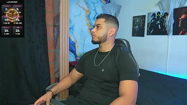 Tiler wolker online show from 12/01/25, 11:43