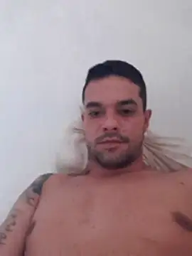 Snapshot of GrottyTrain chatting on 10/28/25, 03:47 GrottyTrain online show from 10/28/25, 03:47