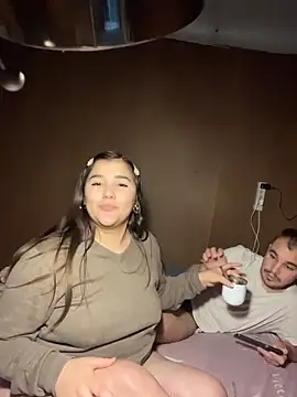 Snapshot of angietubebe chatting on 10/26/25, 02:06 angietubebe online show from 10/26/25, 02:06