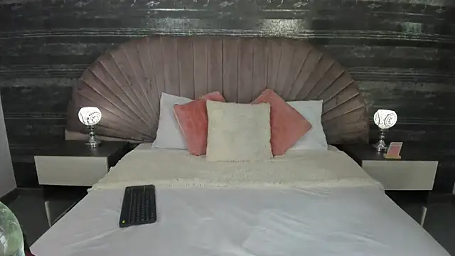 Snapshot of Nayla_Monroee chatting on 04/15/26, 09:15 Nayla Monroee online show from 04/15/26, 09:15