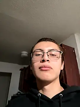 Snapshot of alexismar28 chatting on 10/27/25, 04:55 alexismar28 online show from 10/27/25, 04:55