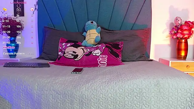 Stefany wish online show from 11/19/25, 01:00