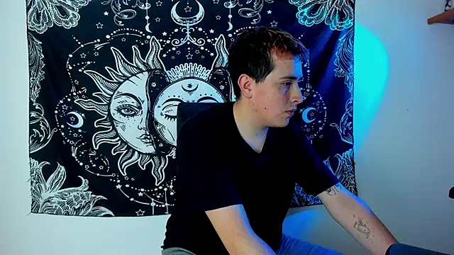 Snapshot of Sam_Rush chatting on 11/06/25, 02:23 Sam Rush online show from 11/06/25, 02:23