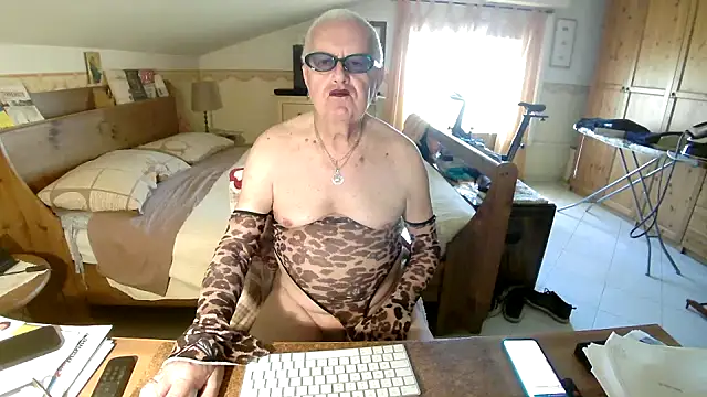 Snapshot of Sissypat53 chatting on 06/09/26, 01:01 Sissypat53 online show from 06/09/26, 01:01