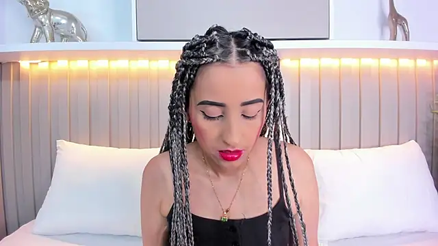 violett rabbit  online show from 11/13/25, 07:46