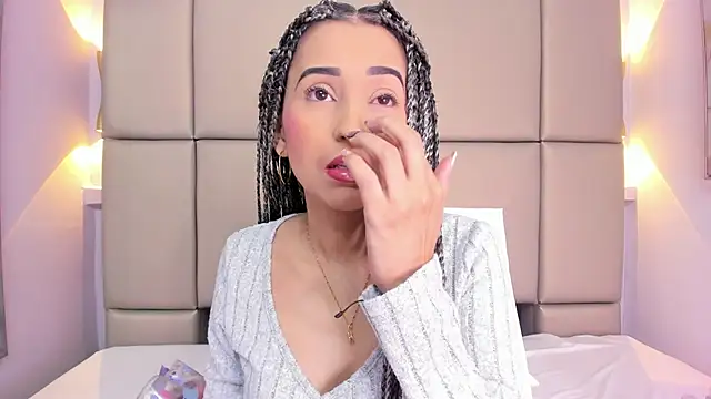 violett rabbit  online show from 11/17/25, 12:11