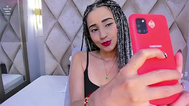 violett rabbit  online show from 11/27/25, 08:22