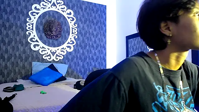 Ghost  Girl  online show from 11/12/25, 03:18