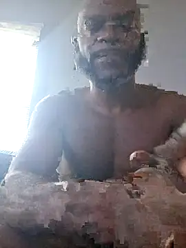 Snapshot of pussycream101 chatting on 10/28/25, 10:01 pussycream101 online show from 10/28/25, 10:01