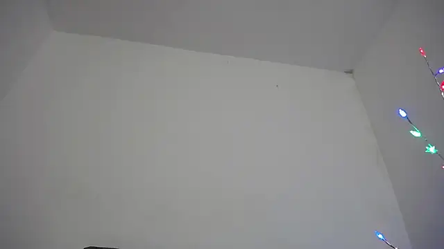 Snapshot of Mia_fox29 chatting on 12/16/25, 10:42 Mia fox29 online show from 12/16/25, 10:42