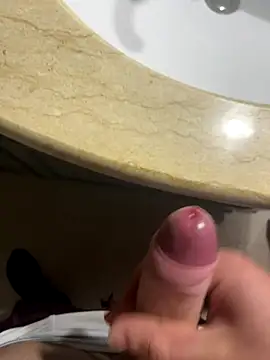 Snapshot of pakyyyyyyyyy chatting on 10/27/25, 07:40 pakyyyyyyyyy online show from 10/27/25, 07:40