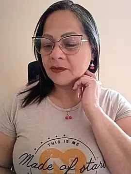 Snapshot of Angie_milf50 chatting on 10/29/25, 02:30 Angie milf50 online show from 10/29/25, 02:30