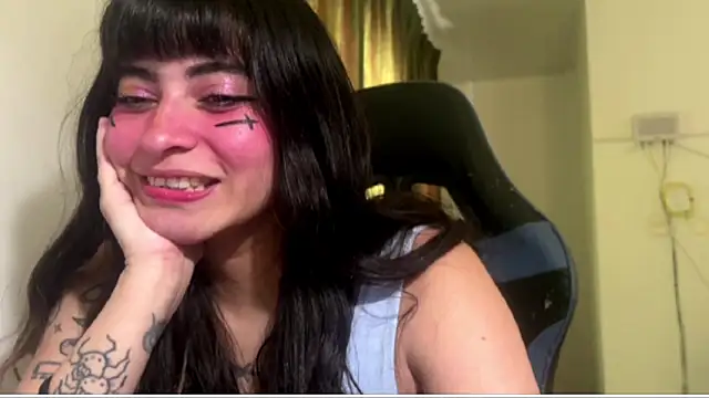 Snapshot of Annagoth_ chatting on 03/26/26, 06:02 Annagoth online show from 03/26/26, 06:02