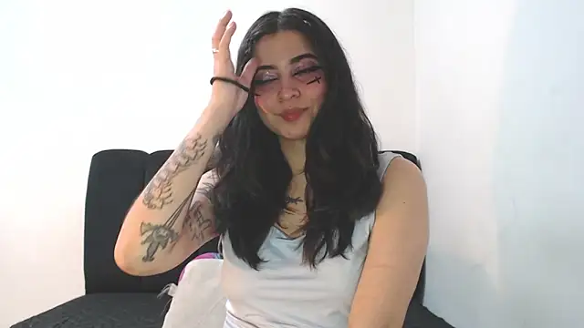 Snapshot of Annagoth_ chatting on 06/15/26, 12:02 Annagoth online show from 06/15/26, 12:02