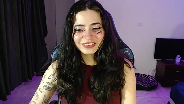 Snapshot of Annagoth_ chatting on 06/20/26, 02:36 Annagoth online show from 06/20/26, 02:36