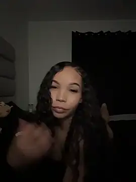 Snapshot of nikkiloveee chatting on 03/21/26, 04:50 nikkiloveee online show from 03/21/26, 04:50