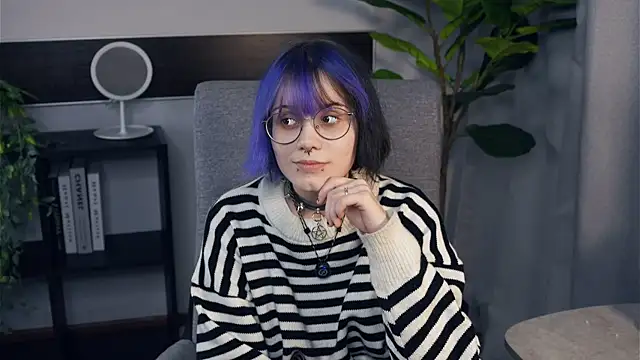 KellePourier online show from 10/27/25, 05:28