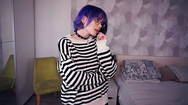 KellePourier online show from 10/31/25, 05:58