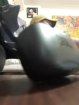 Snapshot of Coroatopatudo4546 chatting on 10/26/25, 03:45 Coroatopatudo4546 online show from 10/26/25, 03:45