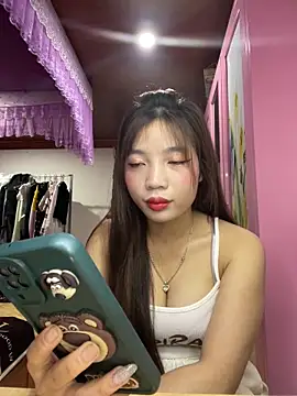 Zlienr023 online show from 10/27/25, 01:15