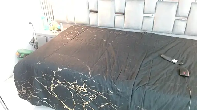 Snapshot of Memi_xxx chatting on 11/15/25, 02:53 Memi xxx online show from 11/15/25, 02:53