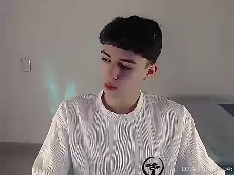 Snapshot of Sett_01 chatting on 11/08/25, 09:35 Sett 01 online show from 11/08/25, 09:35