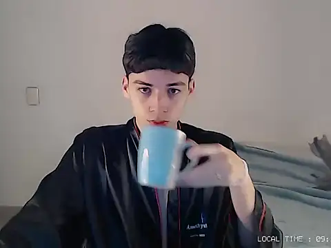 Snapshot of Sett_01 chatting on 11/18/25, 02:17 Sett 01 online show from 11/18/25, 02:17