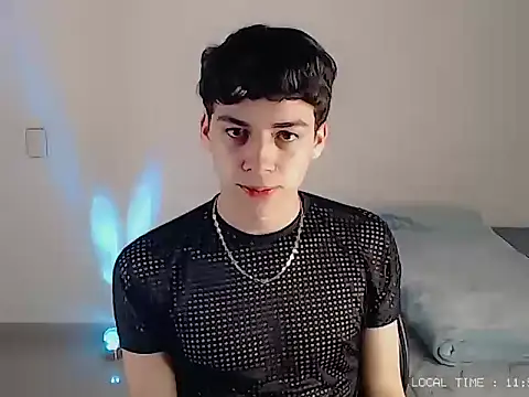 Snapshot of Sett_01 chatting on 12/17/25, 04:51 Sett 01 online show from 12/17/25, 04:51