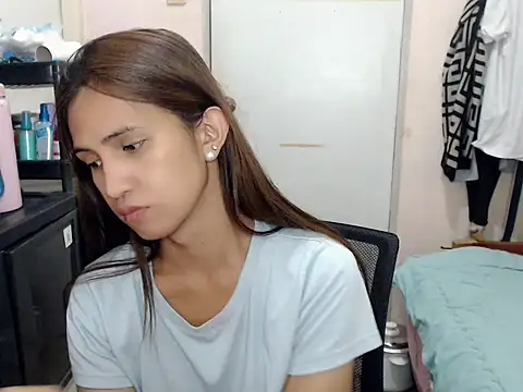 Snapshot of prettysam9 chatting on 11/27/25, 03:08 prettysam9 online show from 11/27/25, 03:08