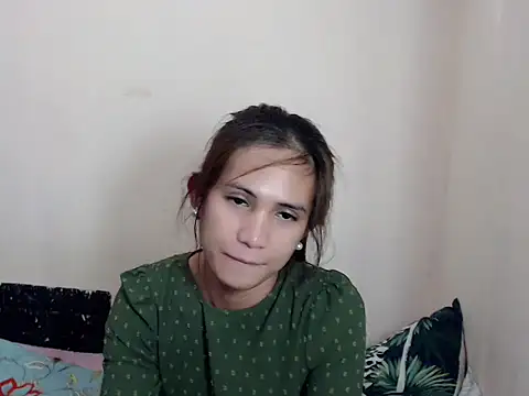 Snapshot of prettysam9 chatting on 12/21/25, 05:25 prettysam9 online show from 12/21/25, 05:25