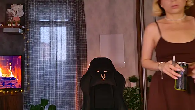 BallerinaCappuchino online show from 11/05/25, 03:39