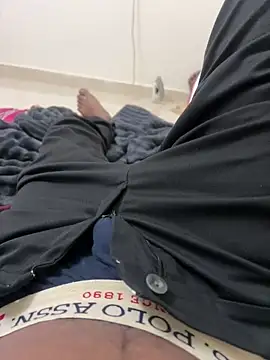 Nazeer8897 online show from 10/26/25, 10:43