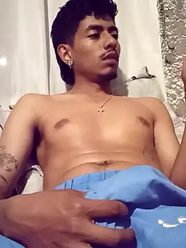 SkinniYamo online show from 03/21/26, 04:50