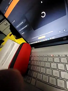 Snapshot of dlpartyslut chatting on 10/26/25, 09:15 dlpartyslut online show from 10/26/25, 09:15