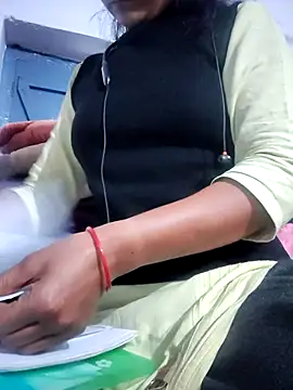 Hot-Rubyy online show from 12/03/25, 07:49