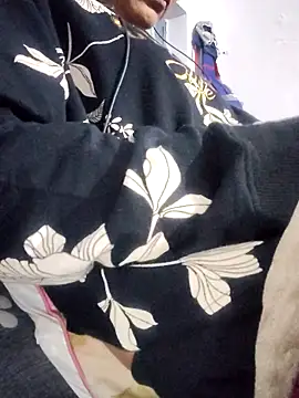 Hot-Rubyy online show from 12/05/25, 05:42