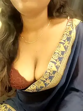 menaxi-baby7 online show from 11/18/25, 12:05