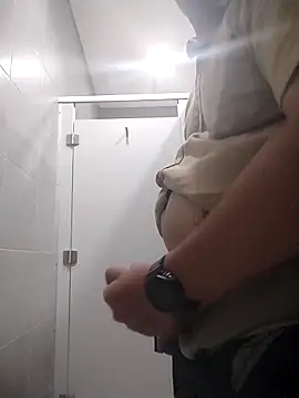 Snapshot of asiandixk chatting on 10/28/25, 04:49 asiandixk online show from 10/28/25, 04:49