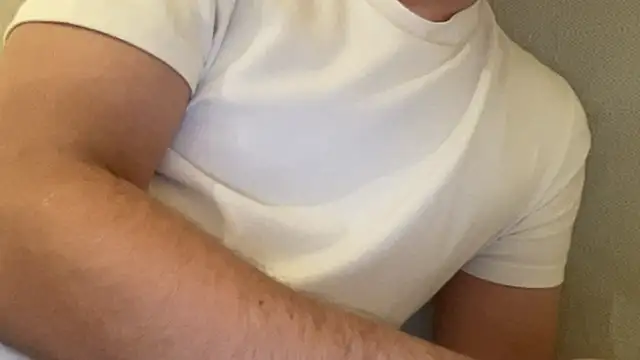 Snapshot of Lorenz0324 chatting on 10/26/25, 12:33 Lorenz0324 online show from 10/26/25, 12:33