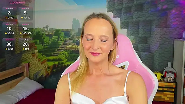 Snapshot of ScarlettPalmer chatting on 11/30/25, 10:19 ScarlettPalmer online show from 11/30/25, 10:19