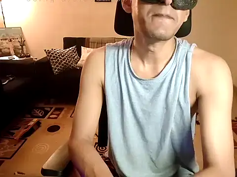 Snapshot of Andy_James181 chatting on 05/15/26, 07:43 Andy James181 online show from 05/15/26, 07:43