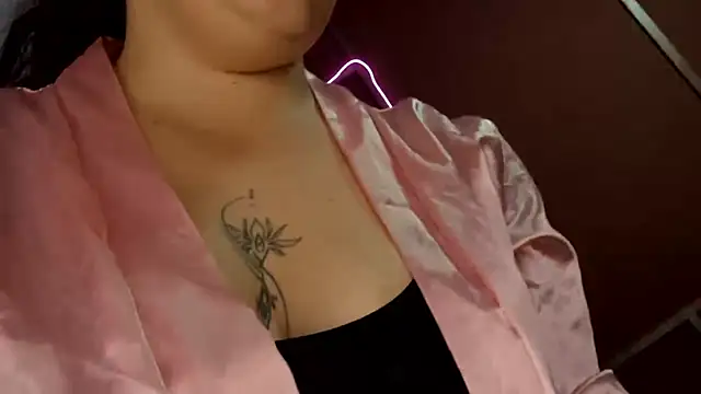 Snapshot of CleareRems chatting on 11/22/25, 12:04 CleareRems online show from 11/22/25, 12:04