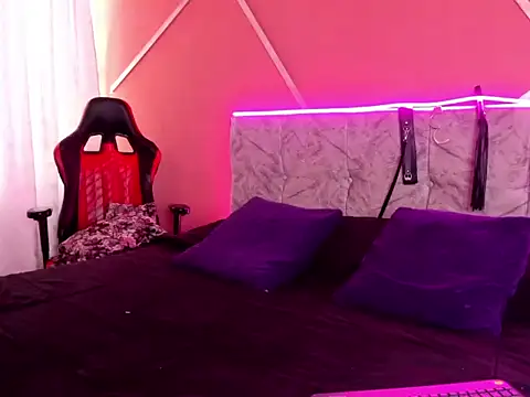 Snapshot of CleareRems chatting on 12/14/25, 01:16 CleareRems online show from 12/14/25, 01:16