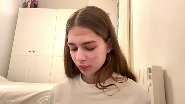 Snapshot of EastLuna chatting on 04/26/26, 05:32 EastLuna online show from 04/26/26, 05:32