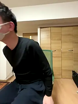 Snapshot of isao752702 chatting on 11/24/25, 12:27 isao752702 online show from 11/24/25, 12:27