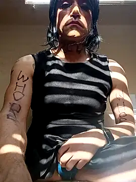 Snapshot of ArtesianSunset53 chatting on 11/03/25, 07:04 ArtesianSunset53 online show from 11/03/25, 07:04