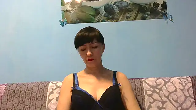 Snapshot of IffetLove42 chatting on 04/19/26, 06:32 IffetLove42 online show from 04/19/26, 06:32