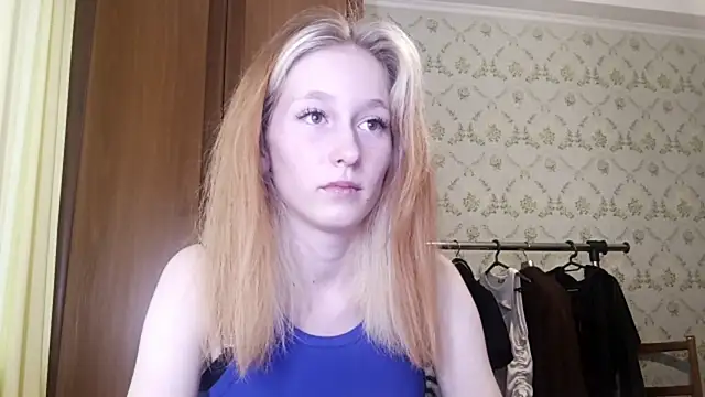 LisaKacitaa online show from 10/27/25, 12:31